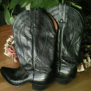 J. Chisholm boots. Womens 6.5m black